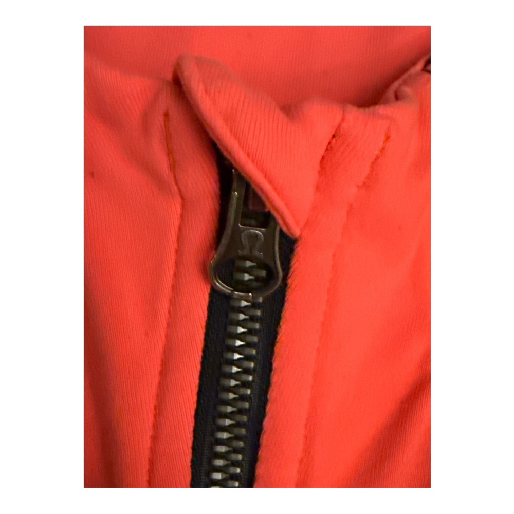 lululemon Coral and Black striped workout Jacket Size 4 jogging, gym, yoga - Picture 4 of 4
